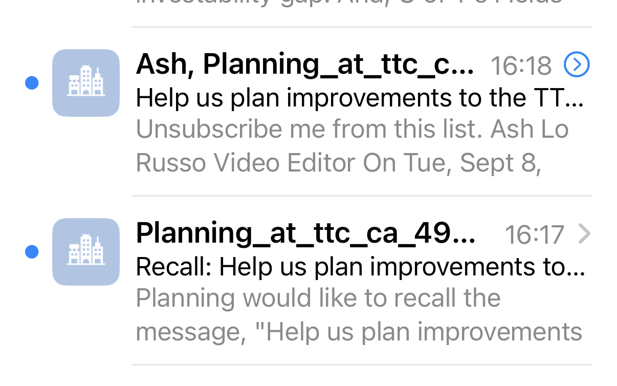 Screenshot of an email client showing a failed "Recall This Message" dialog